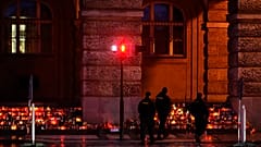 Κεριά στη μνήμη των θυμάτων