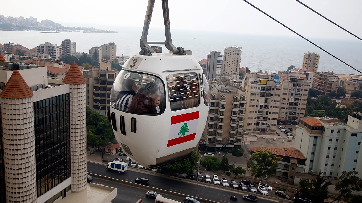 مقصورة التلفريك بالقرب من بيروت، لبنان