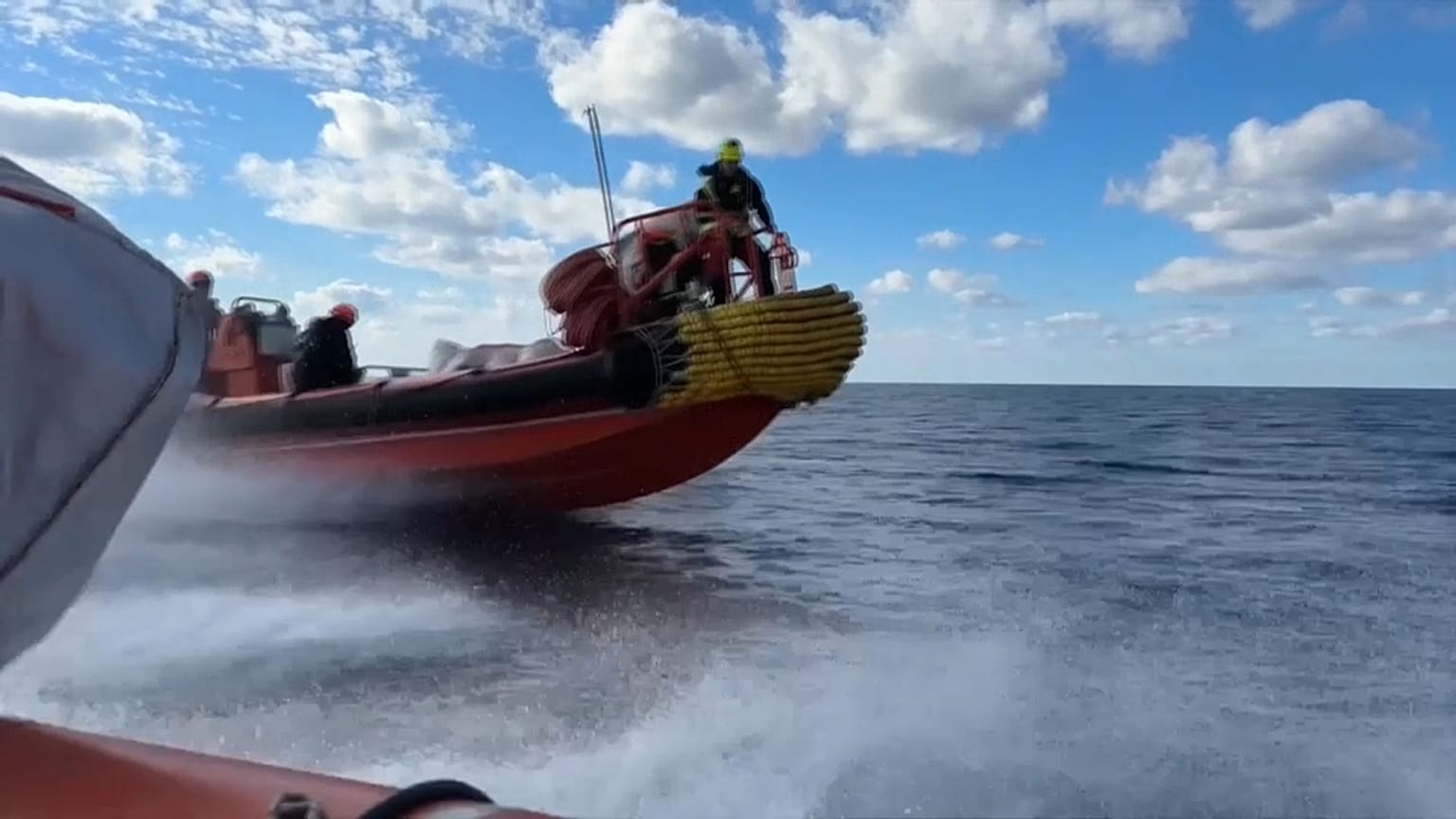Hunderte von Migranten sind an Weihnachten von Hilfsorganisationen aus dem zentralen Mittelmeer gerettet worden. 