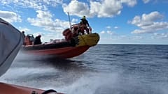 Hunderte von Migranten sind an Weihnachten von Hilfsorganisationen aus dem zentralen Mittelmeer gerettet worden. 