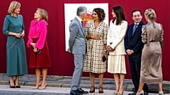 La nueva vicepresidenta de España, María Jesús Montero, en el centro de la imagen  junto a otros ministros. Archivo