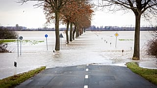 Westeuropa steht unter Wasser. In Deutschland, Frankreich und Großbritannien hat es starken Regen und Windböen gegeben. 