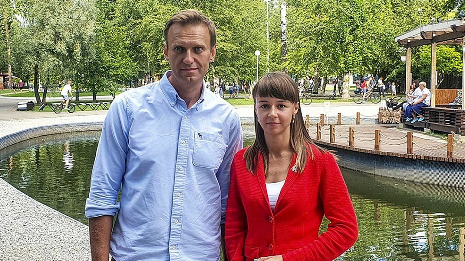 Rus muhalif lider Aleksey Navalny'nin (sol) yakın çalışma arkadaşı Ksenia Fadeyeva (sağ) 9,5 yıl hapse mahkum edildi