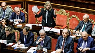 Meloni'nin lideri olduğu İtalya'nın Kardeşleri partisi, eşcinsel ebeveynliği kısıtlarken, geleneksel aileyi teşvik etmeyi öncelik haline getirdi