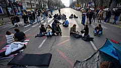 Φοιτητές σε καθιστική διαμαρτυρία στη Σερβία