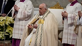 El Papa Francisco preside una misa con motivo de la 57ª Jornada Mundial de la Paz en la Basílica de San Pedro en el Vaticano, el lunes 1 de enero de 2024.