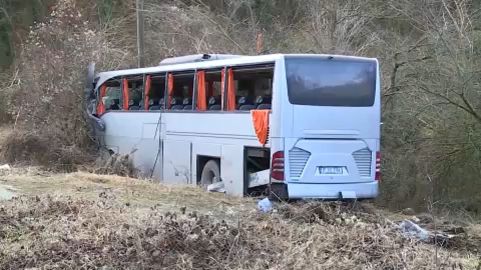 Το πούλμαν μετά το τρακάρισμα