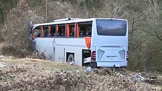 Το πούλμαν μετά το τρακάρισμα