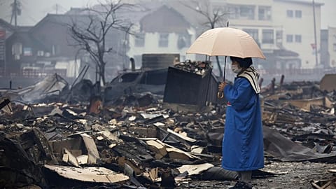 Zerstörung nach dem schweren Erdbeben an der Westküste Japans