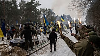 Похороны Святослава Романчука на одном из кладбищ Киева.