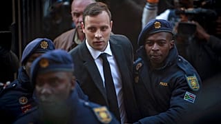 Oscar Pistorius wurde nach neun Jahren Haft auf Bewährung freigelassen. Der 37-Jährige hatte seine Freundin in seinem Haus erschossen.
