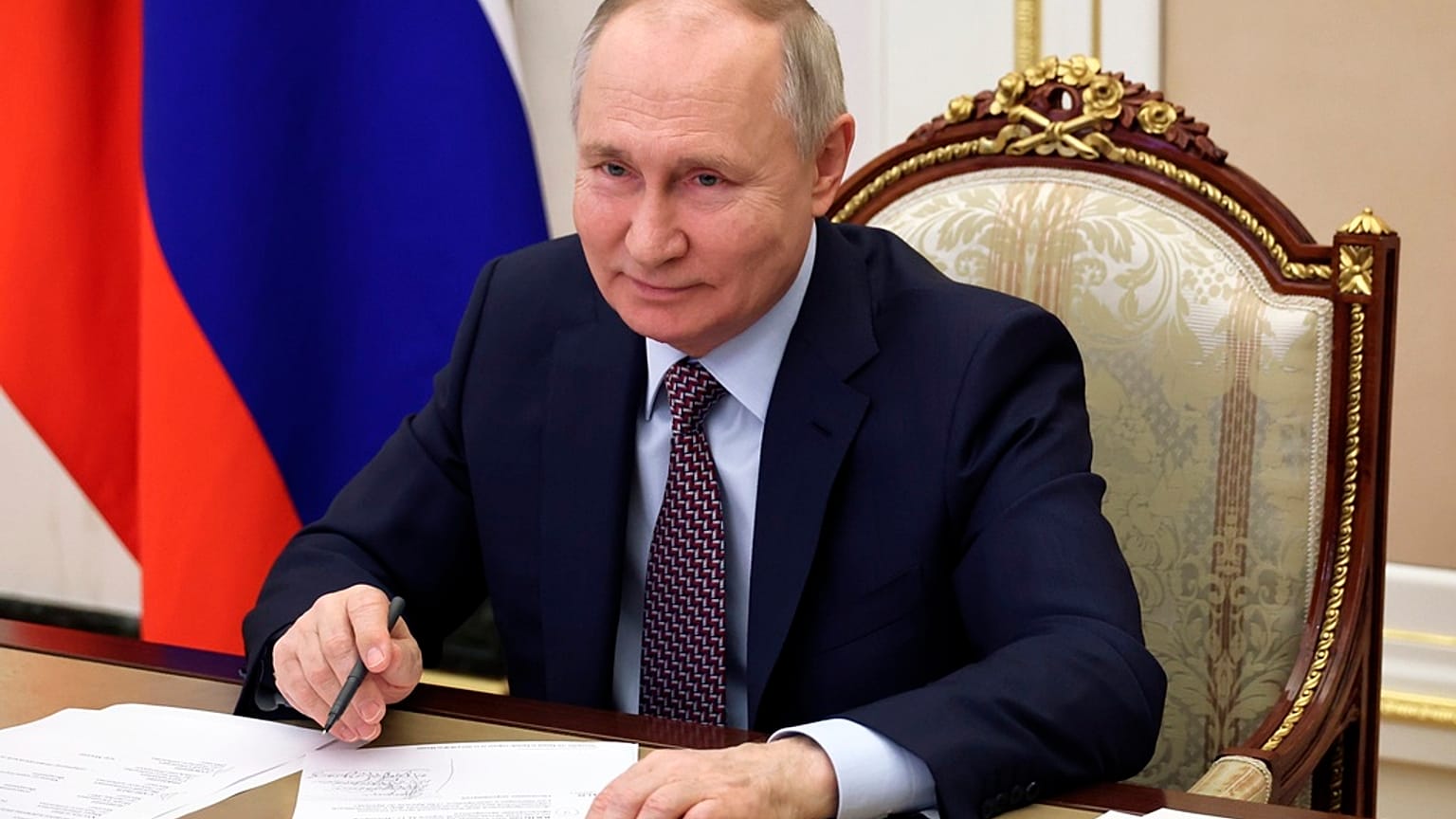 Onu yenebilecek biri var mı? Putin Aralık ayında resmedildi