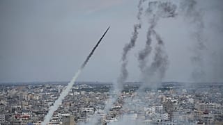 Un misil lanzado desde Gaza.