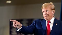 Ex-Präsident Donald Trump bei einer Wahlkampfveranstaltung in Sioux Center, Iowa, Freitag, 5. Januar 2024.