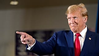 Ex-Präsident Donald Trump bei einer Wahlkampfveranstaltung in Sioux Center, Iowa, Freitag, 5. Januar 2024.