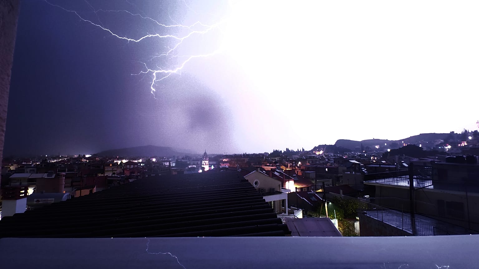 Κεραυνοί πάνω από το Ναύπλιο