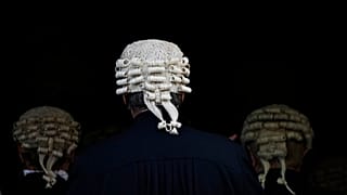 القضاة يدخلون إلى البرلمان بعد قداس في كنيسة وستمنستر لافتتاح العام القانوني الجديد في لندن. 2024/01/08
