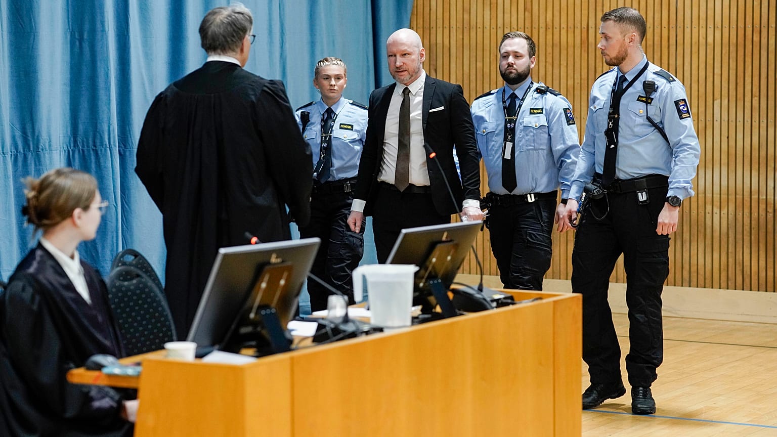 Breivik comparece en un tribunal de Oslo este lunes 8 de enero de 2024
