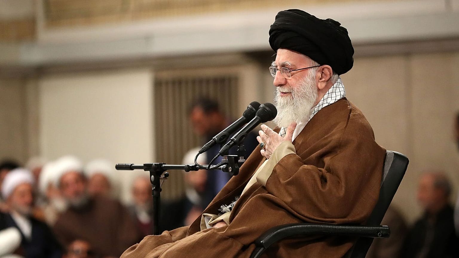 علی خامنه‌ای