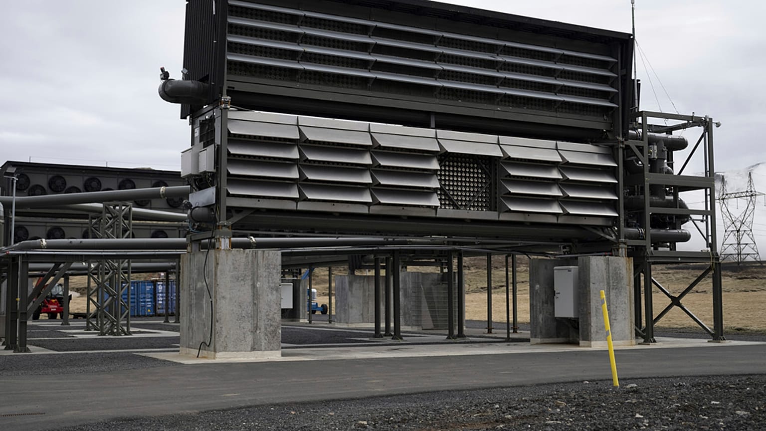 Swiss company Climeworks launched in 2021 in Iceland the world's first full-scale plant for the direct air capture (DAC) of CO2.