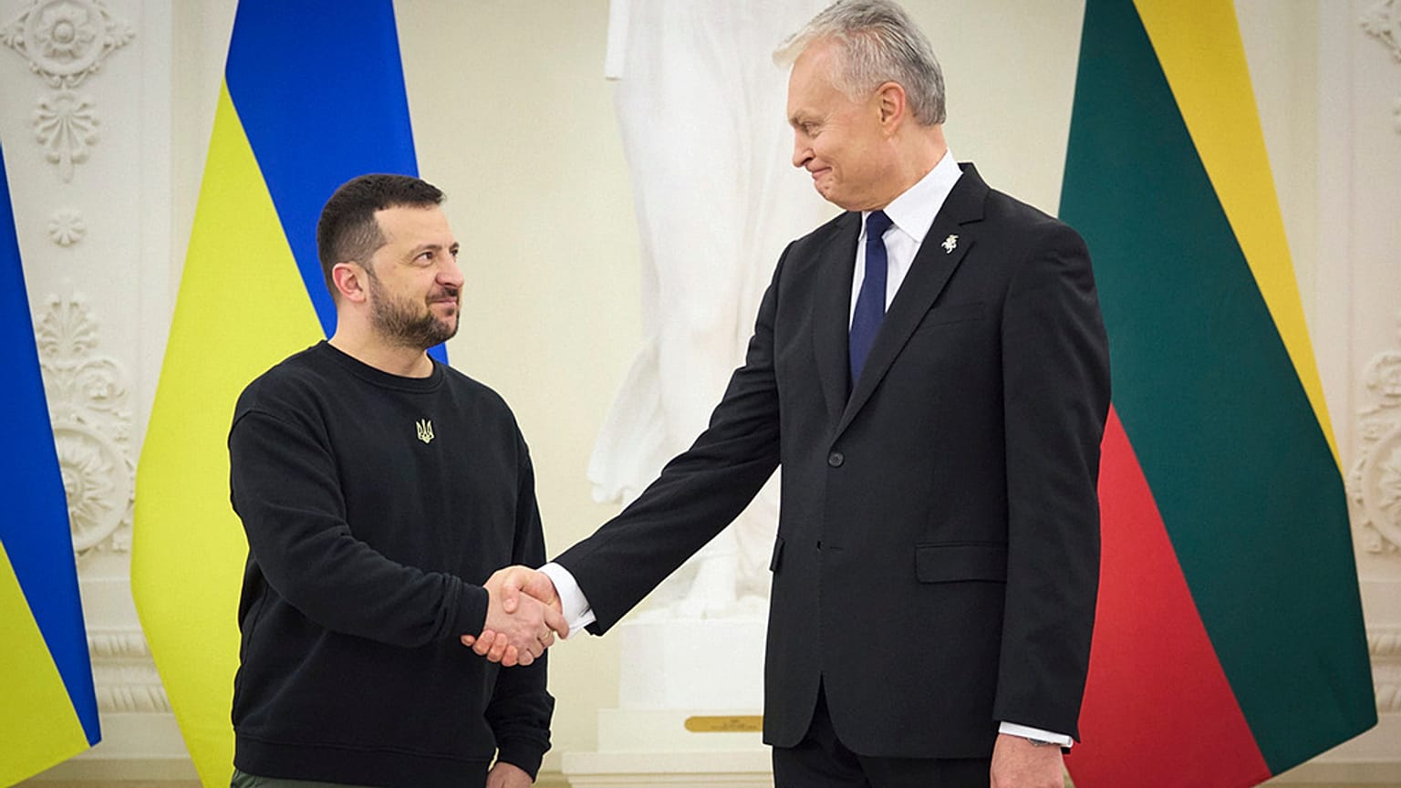 Litauens Präsident Gitanas Nauseda sicherte den ukrainischen Präsidenten Wolodymyr Selenskyj Hilfen zu. 