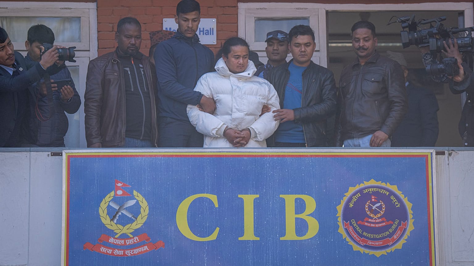 Nepal'de 'Buda Çocuk' olarak bilinen ruhani lider Ram Bahadur Bamjan, tecavüz suçlamasıyla gözaltına alındı