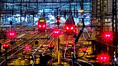 Abgestellte Züge vor dem Frankfurter Hauptbahnhof, 10. Januar 2024