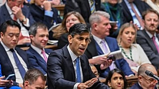 Rishi Sunak miniszterelnök a brit alsóházban