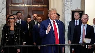 Трамп в окружении адвокатов