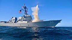 Robotrepülő indítása a USS Carney fedélzetéről