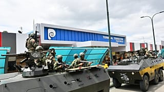 In Ecuador hat der Präsident im Kampf gegen die Drogenkartelle eine Art Kriegsrecht verhängt