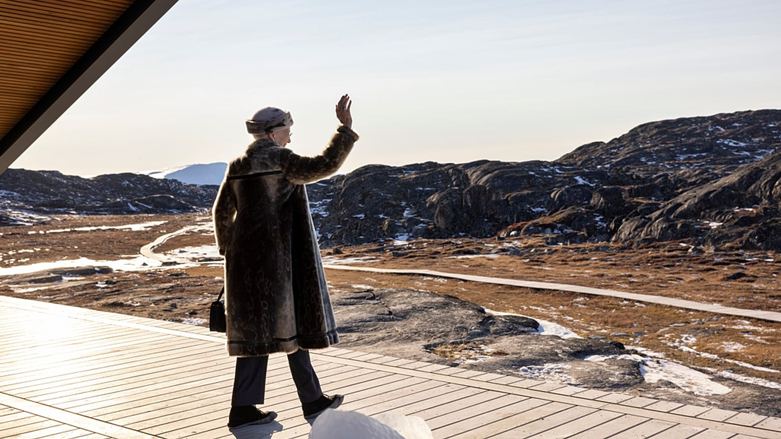 Winken zum Abschied: Dänemarks Königin Margrethe besucht das neue Icefjord Center in Ilulissat an der Westküste Grönlands im Jahr 2021