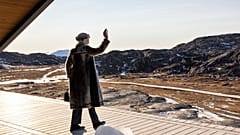 Winken zum Abschied: Dänemarks Königin Margrethe besucht das neue Icefjord Center in Ilulissat an der Westküste Grönlands im Jahr 2021