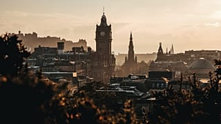 It’s good news for visitors to the UK who will be able to travel between two of its most popular tourist destinations more easily. 