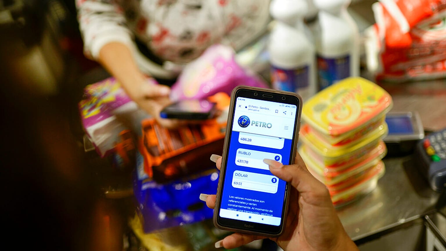 Venezuela'da sanal para Petro dönemi sona eriyor 