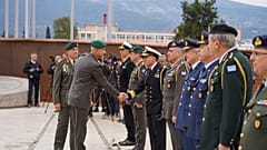 Η επίσημη υποδοχή του Αρχηγού ΓΕΕΘΑ Στρατηγού Δημήτριου Χούπη, από τον απερχόμενο Αρχηγό ΓΕΕΘΑ Στρατηγό Κωνσταντίνο Φλώρο στο Στρατόπεδο «ΣΤΡΑΤΑΡΧΟΥ ΑΛΕΞΑΝΔΡΟΥ ΠΑΠΑΓΟΥ».