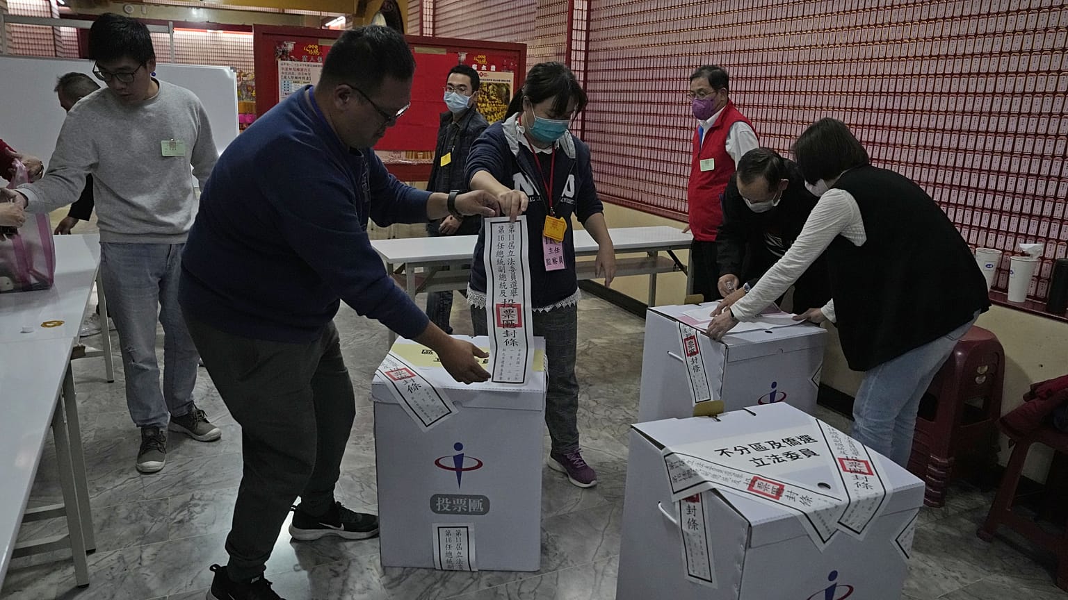 أحد مراكز الاقتراع