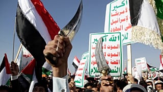die USA haben weitere Angriffe gegen militante iranische Gruppen und die Huthis angekündigt. 