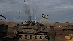 Izraeli harckocsi a Gázai övezet határánál