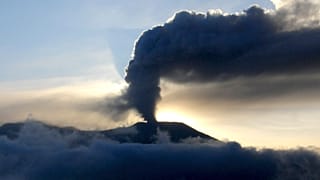 Merapi Yanardağı tekrar patladı (arşiv)