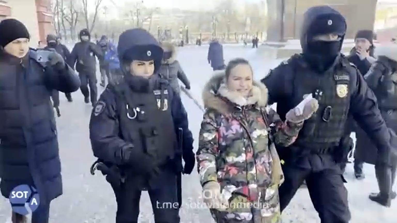 Cette épouse d'un soldat russe enrôlé en Ukraine a été brièvement interpellée.