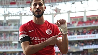 Imagen de Sagiv Jehezkel, futbolista israelí del equipo turco Antalyaspor que ha sido despedido del club por un gesto calificado de polémico, tras marcar un gol.