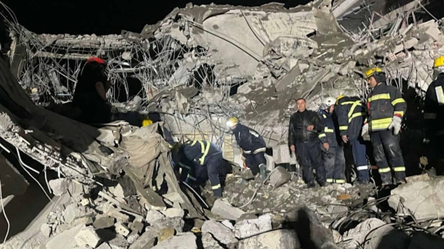 موقع الحادث بعد القصف