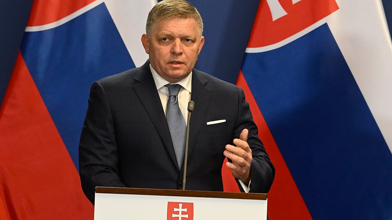 Robert Fico szlovák kormányfő a Karmelita kolostorban 2024. január 16-án