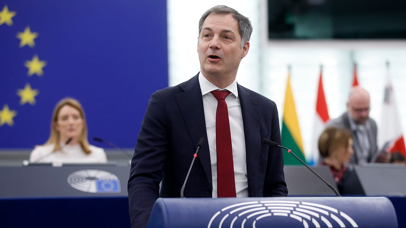 AB dönem başkanı sıfatıyla Fransa'nın Strazburg kentindeki Avrupa Parlamentosu'nda konuşan Belçika Başbakanı Alexander De Croo