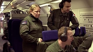 Les avions équipés d'un système aéroporté de détection et de contrôle effectuent régulièrement des missions de reconnaissance de 10 heures