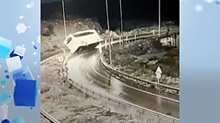 لحظة انقلاب الحافلة