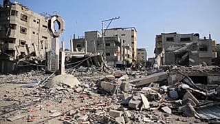 الدمار الذي لحق بمخيم النصيرات