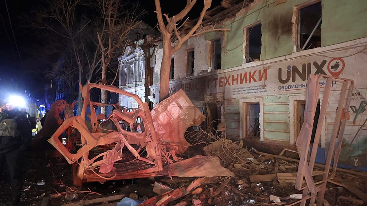 In der Nacht hat Russland über 100 ukrainische Wohngebiete beschossen. Das teilte das ukrainische Militär mit.