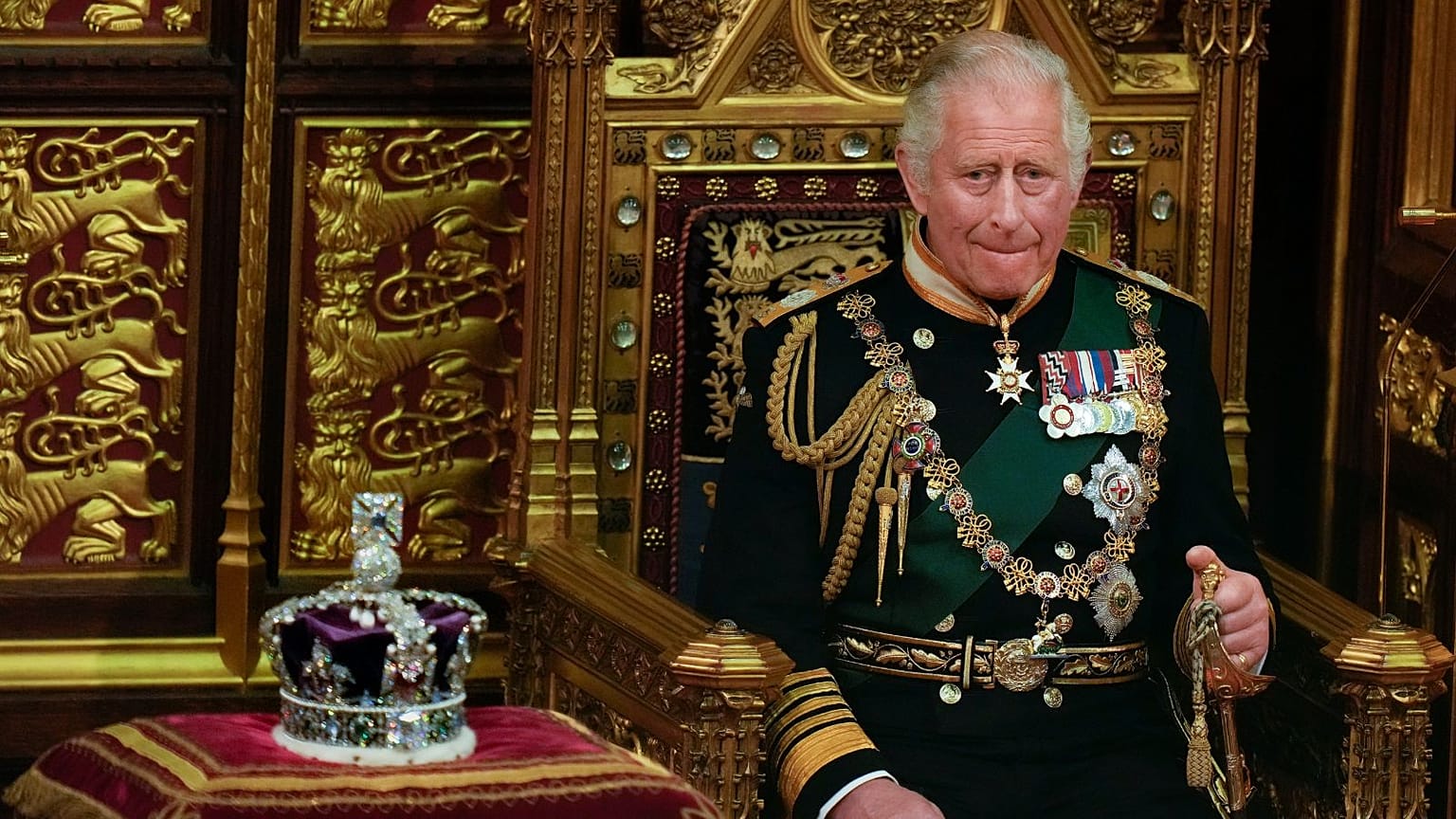 What is the (shocking) price tag for King Charles III’s official portrait for UK public buildings? 